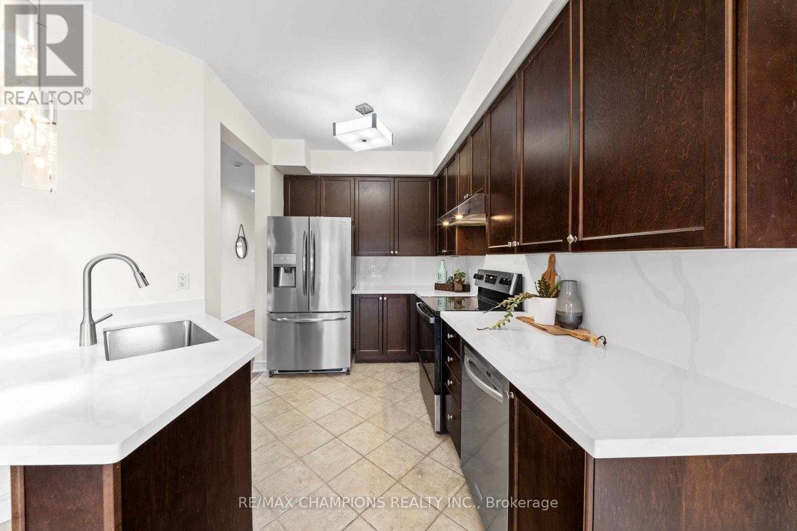 42 ABBOTSBURY DRIVE - 8