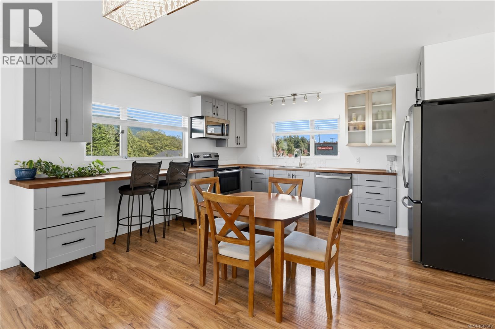 1802 Peninsula Rd - Image 4