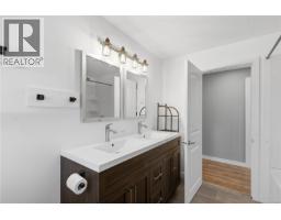 1802 Peninsula Rd, Ucluelet, BC V0R3A0 Photo 9