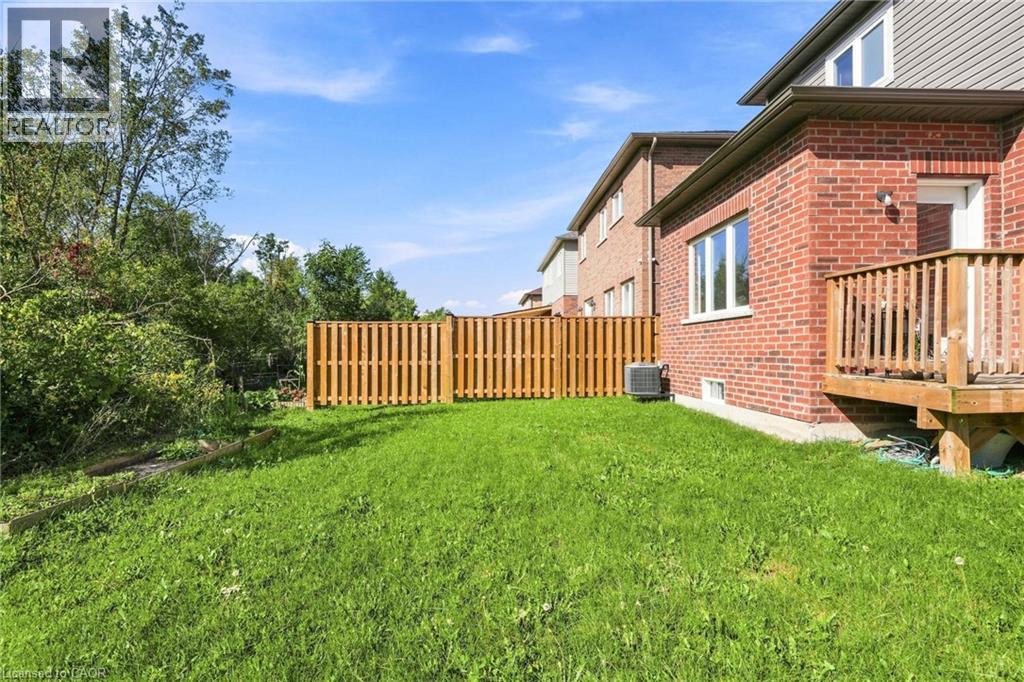 125 TUMBLEWOOD Place - Image 32