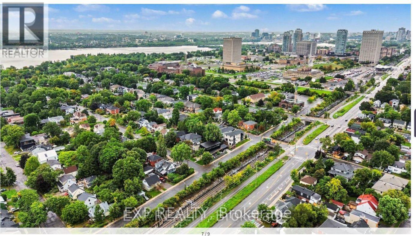 252 COWLEY AVENUE - 4