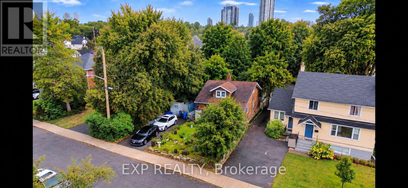 252 COWLEY AVENUE - 3