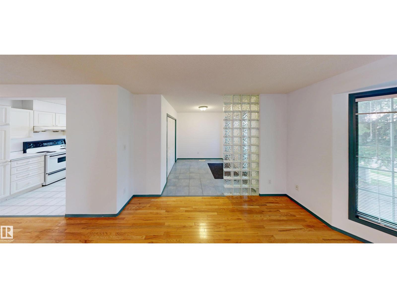 10941 81 AV NW - 4