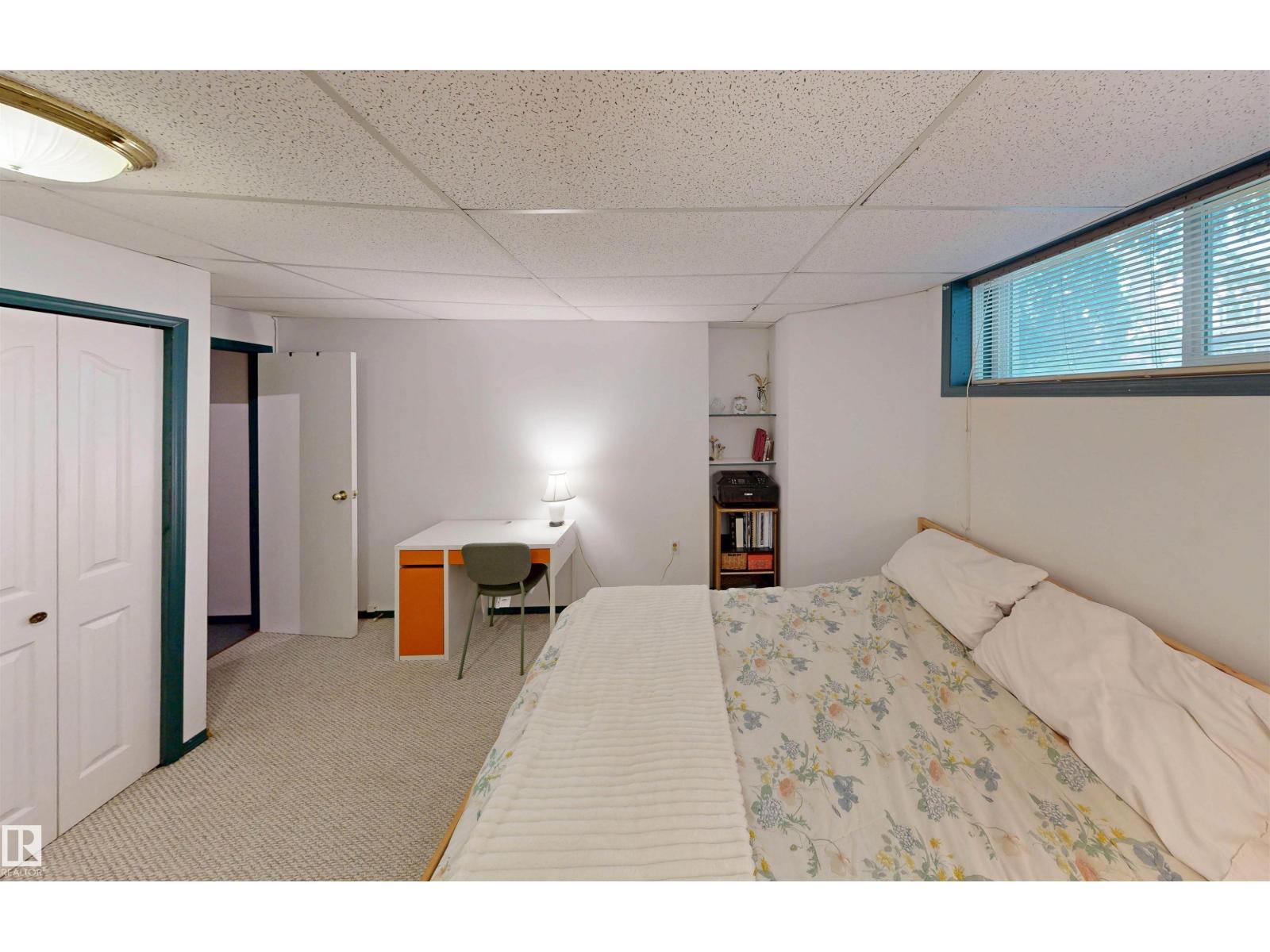 10941 81 AV NW - 51