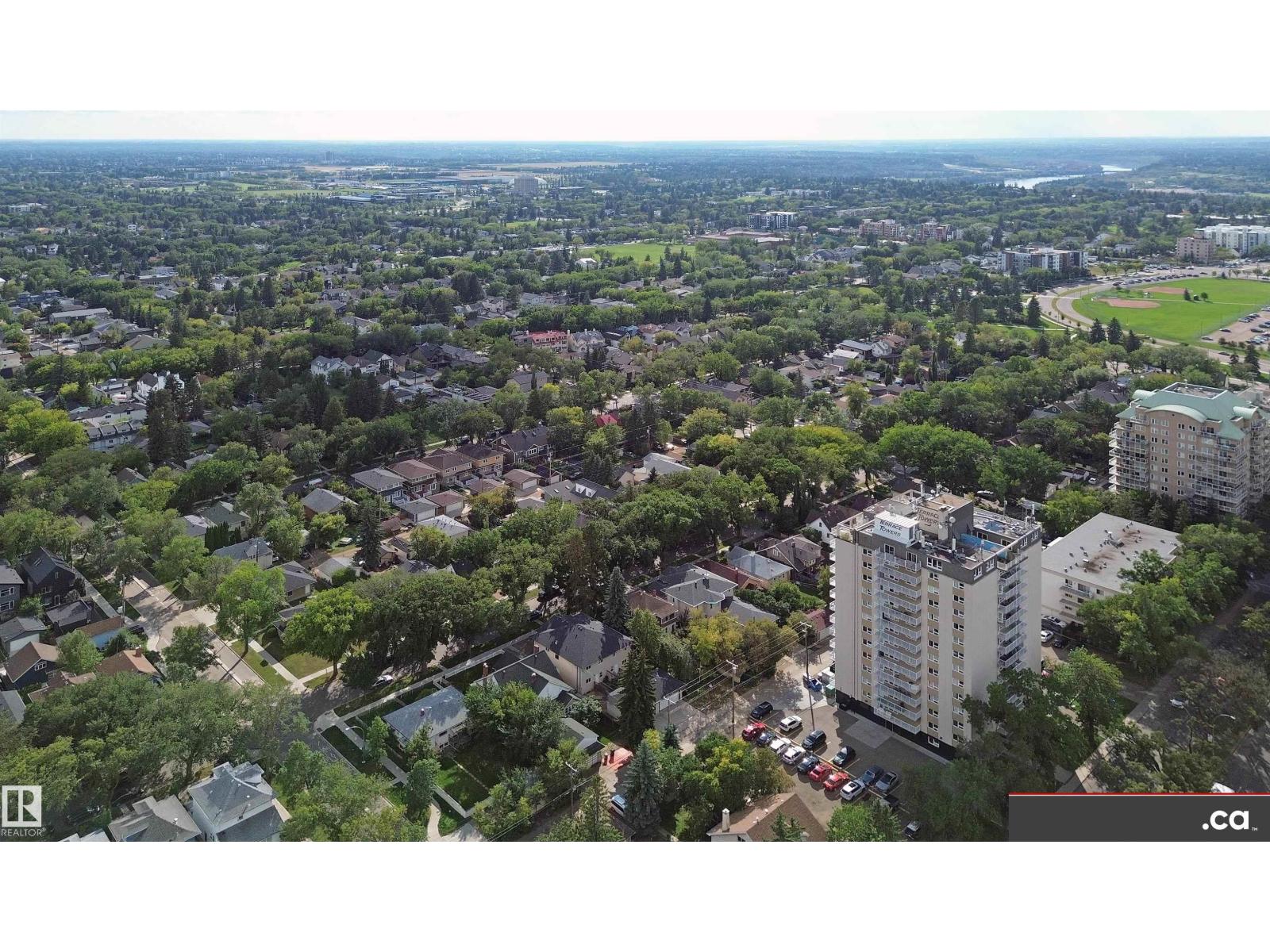 10941 81 AV NW - 67