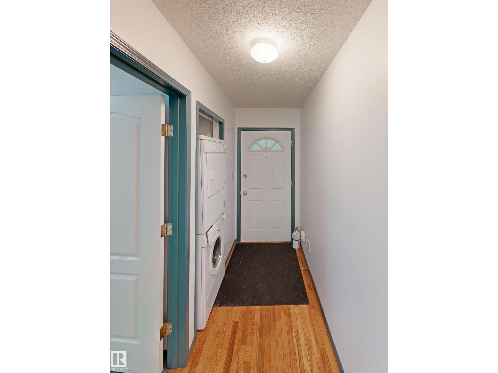 10941 81 AV NW - 23