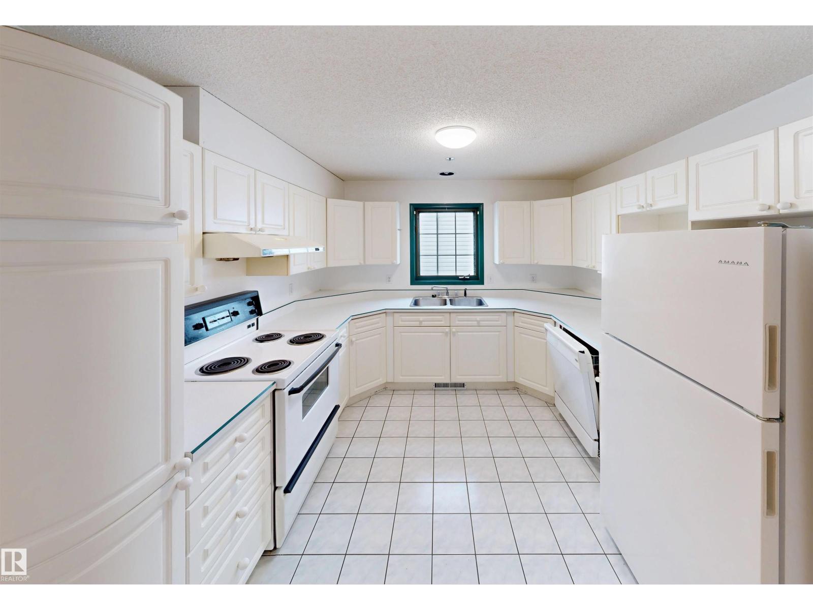 10941 81 AV NW - 9
