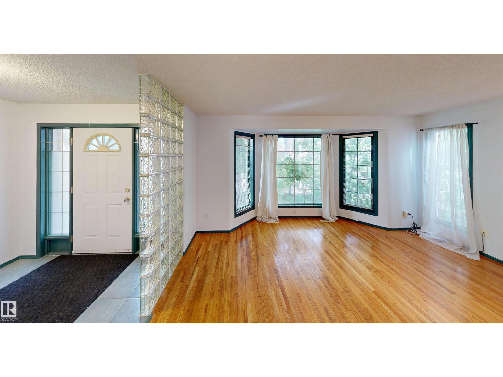 10941 81 AV NW - 5
