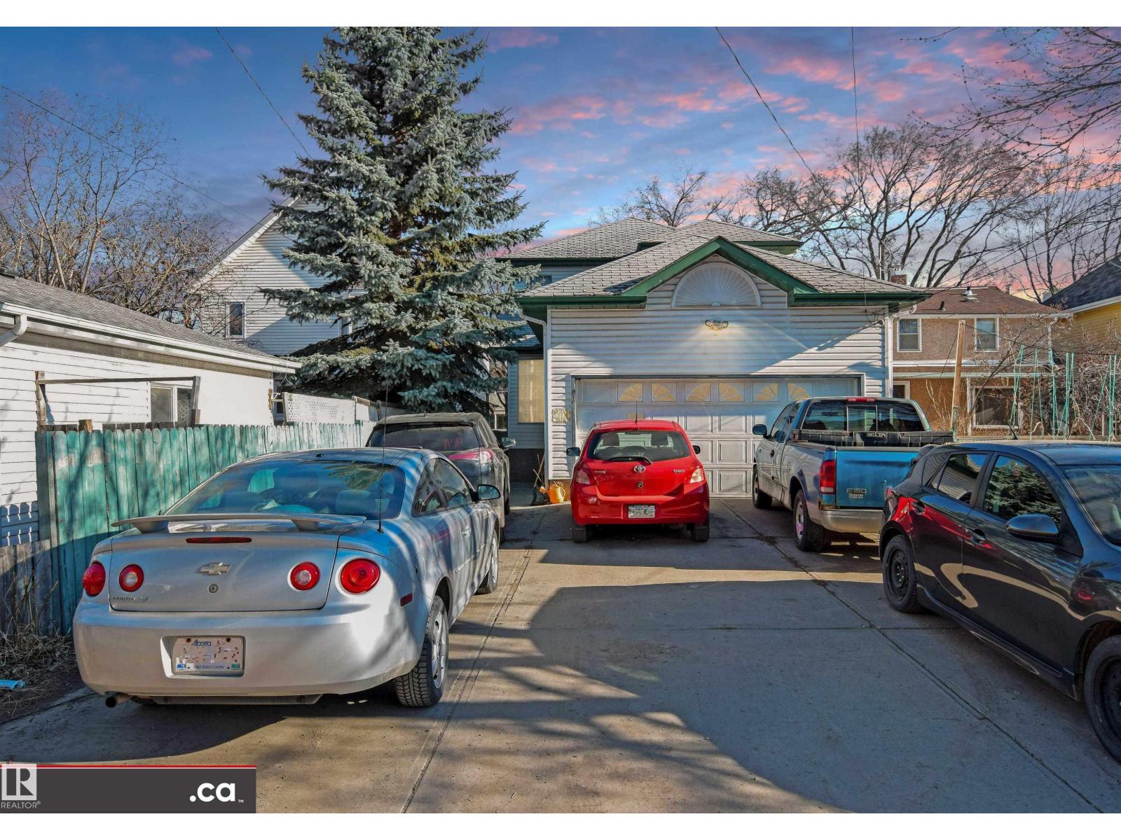 10941 81 AV NW - 56