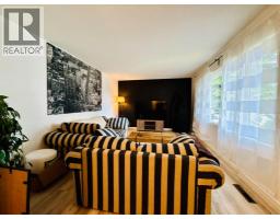 Family room - 2015 24 Street S, Lethbridge, AB T1K2M6 Photo 8