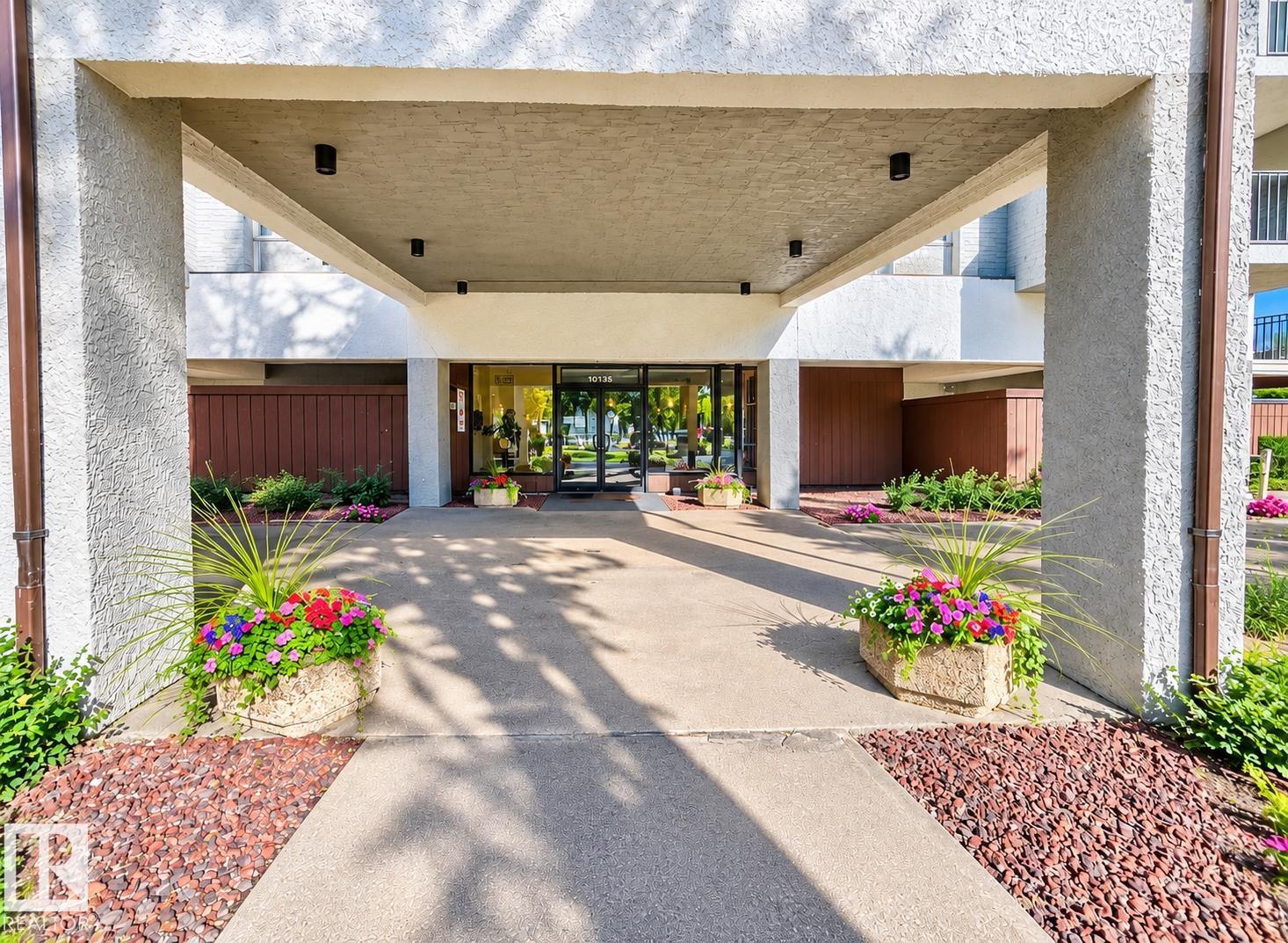 #304 10135 116 st NW - 16