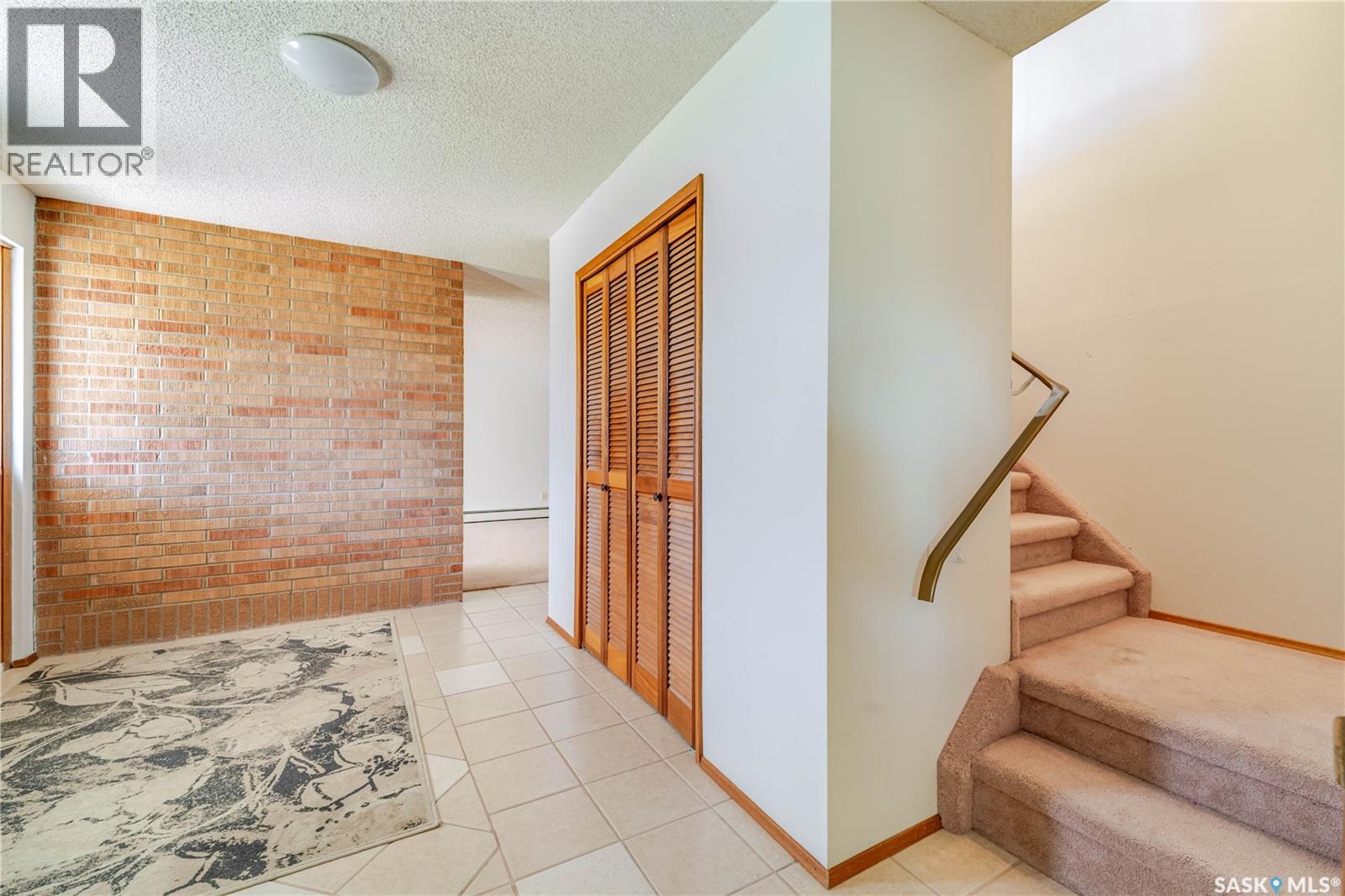 926 Hall STREET - 12