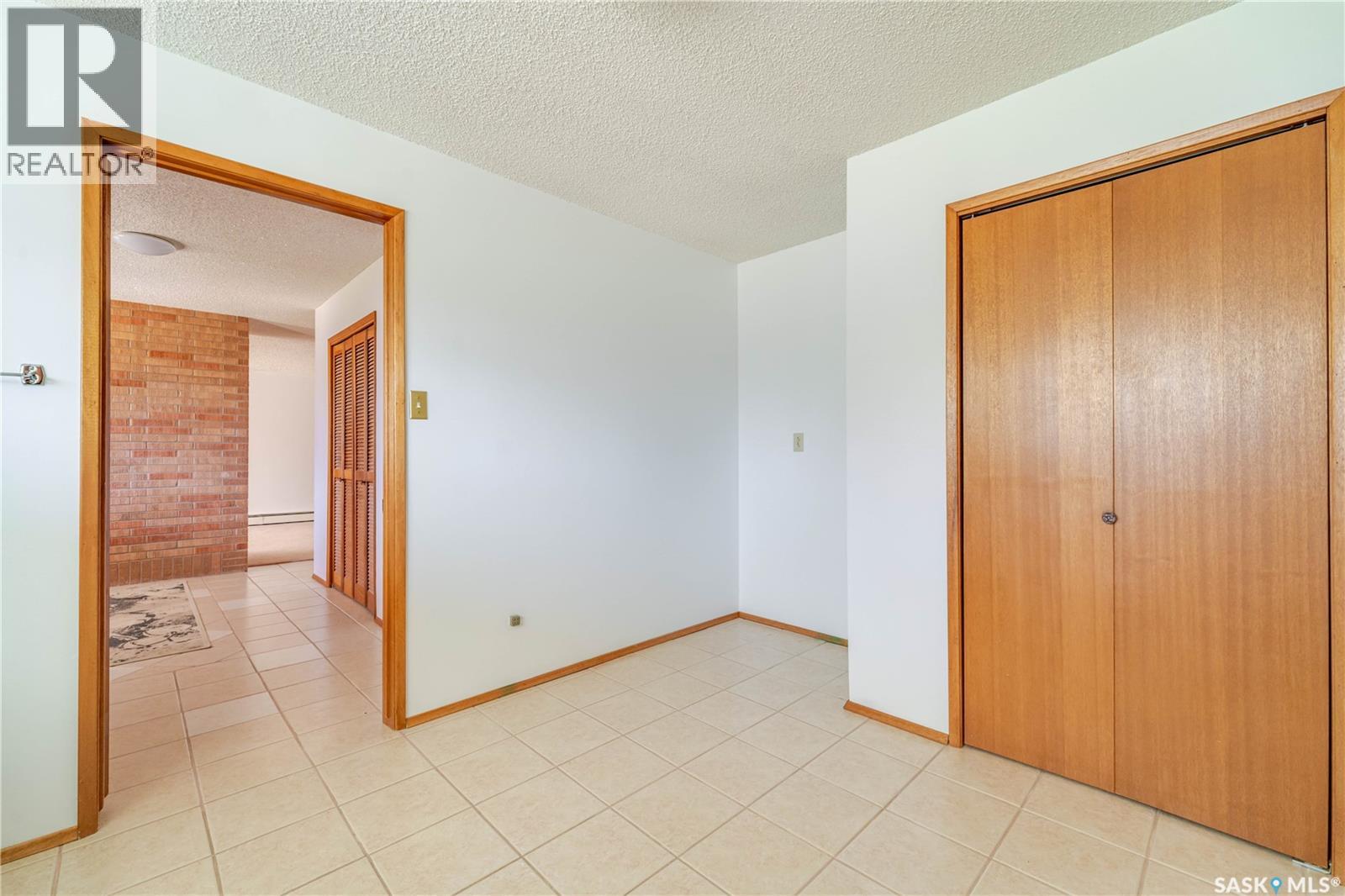 926 Hall STREET - 14