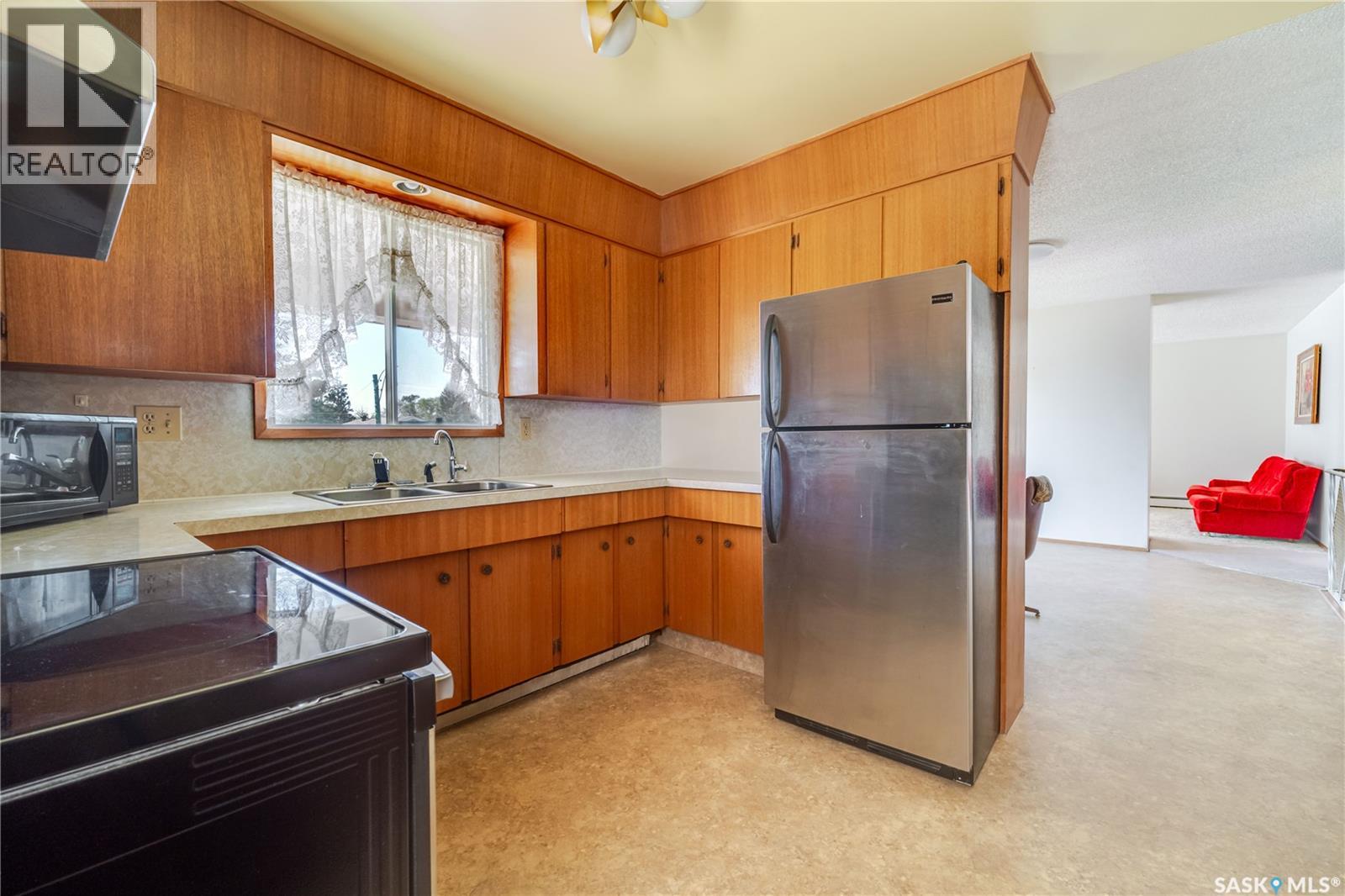 926 Hall STREET - 28