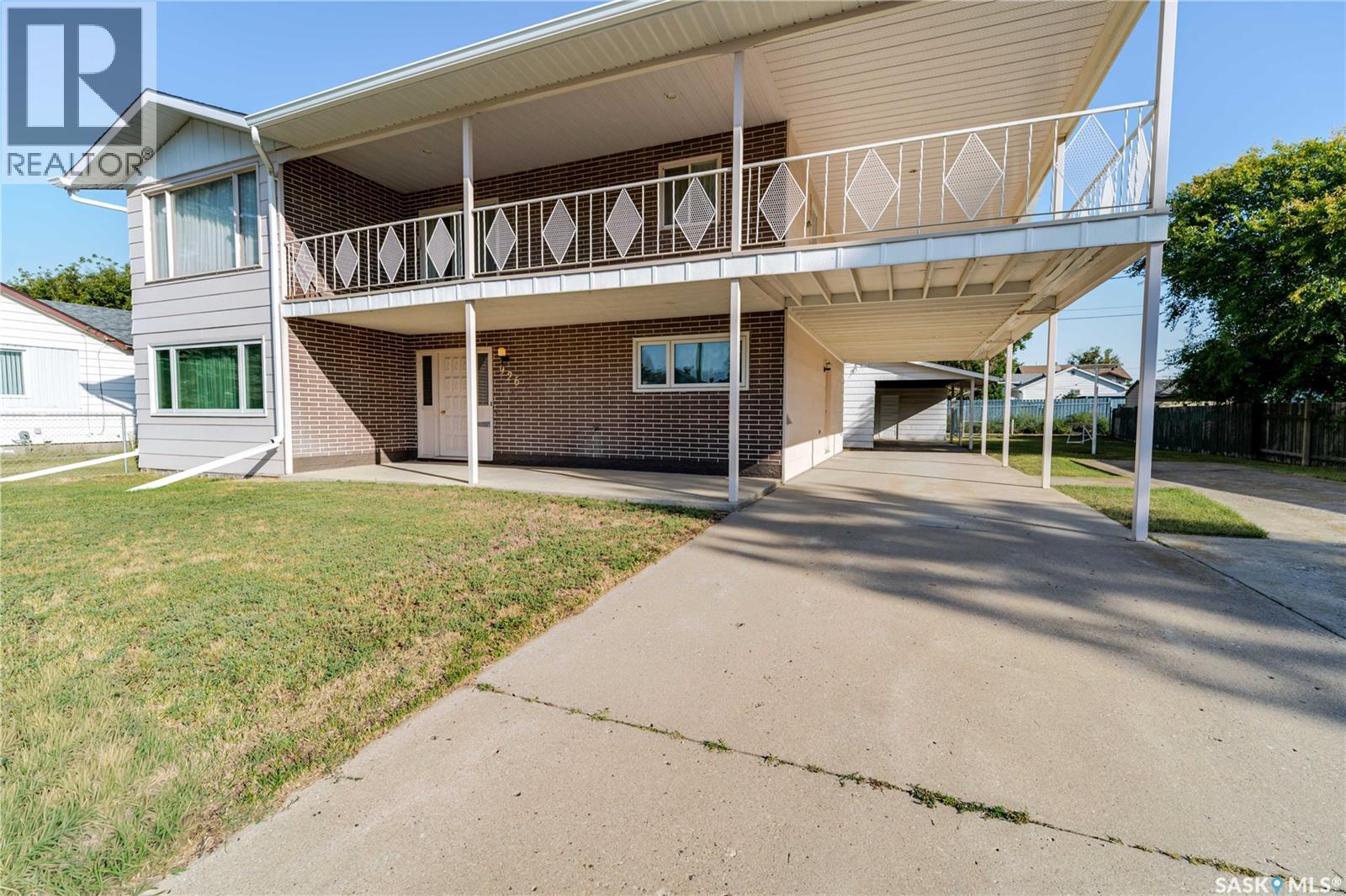 926 Hall STREET - 3