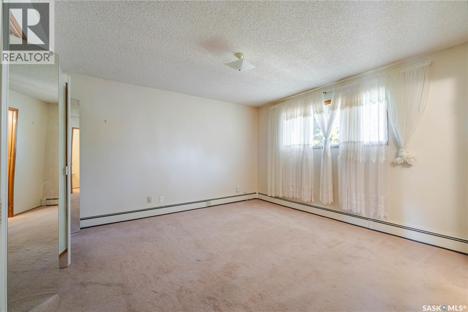 926 Hall STREET - Image 33