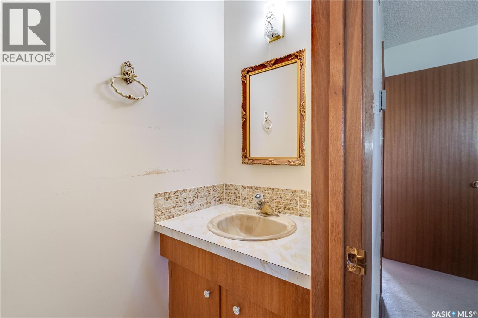 926 Hall STREET - 35
