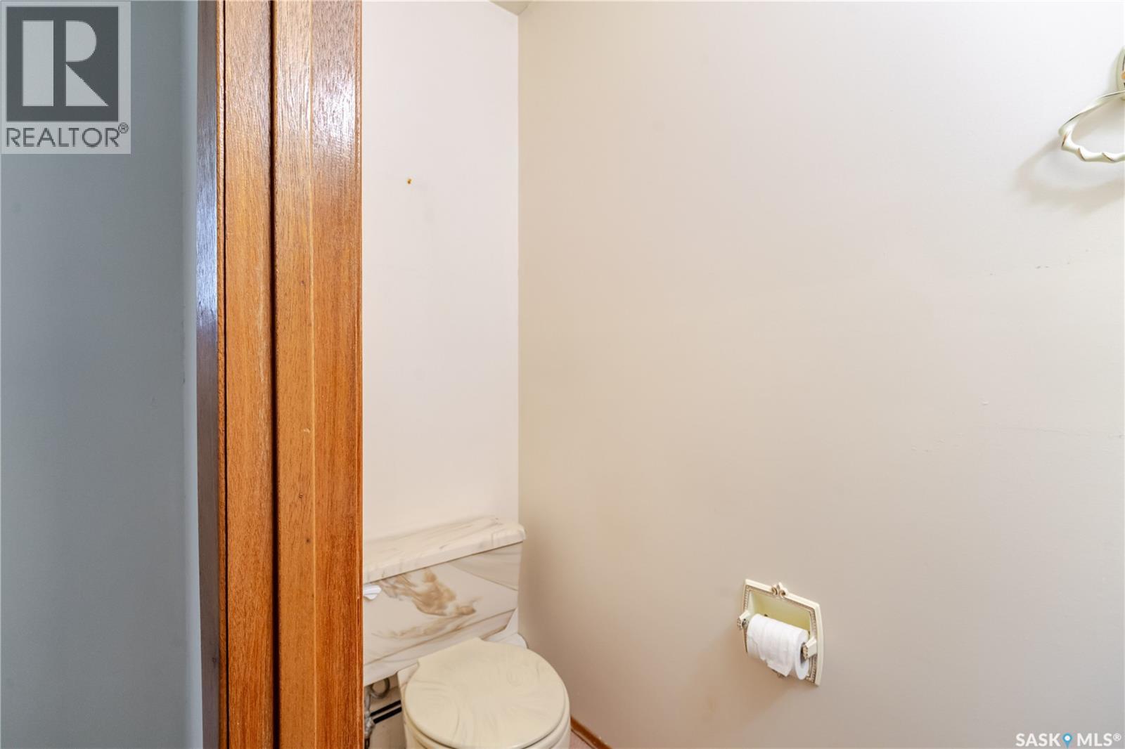 926 Hall STREET - Image 36