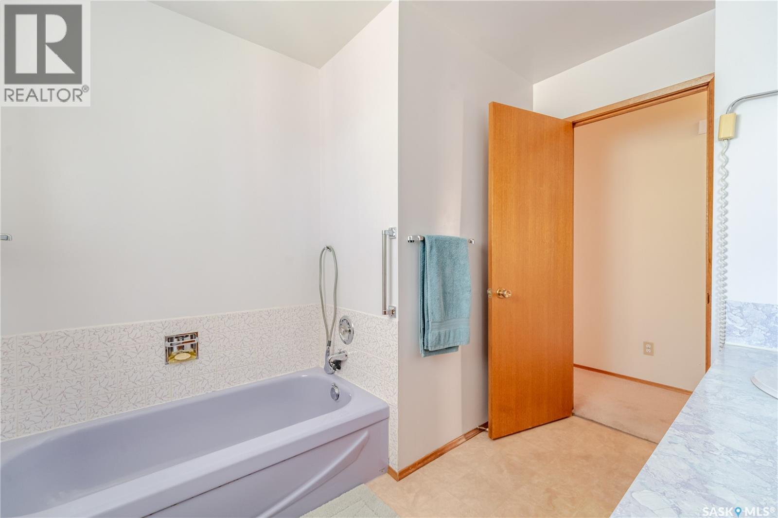 926 Hall STREET - 38