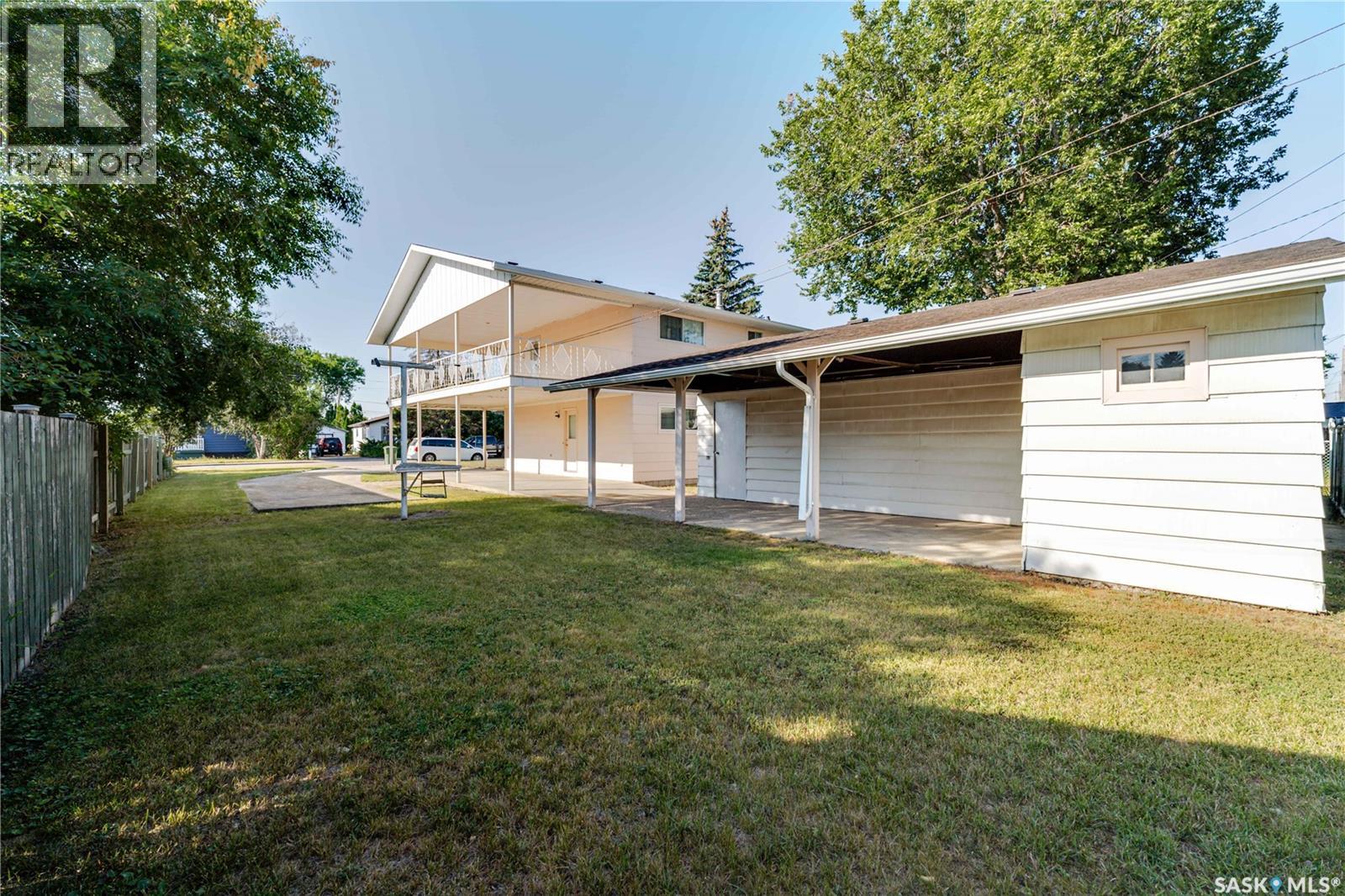 926 Hall STREET - 6