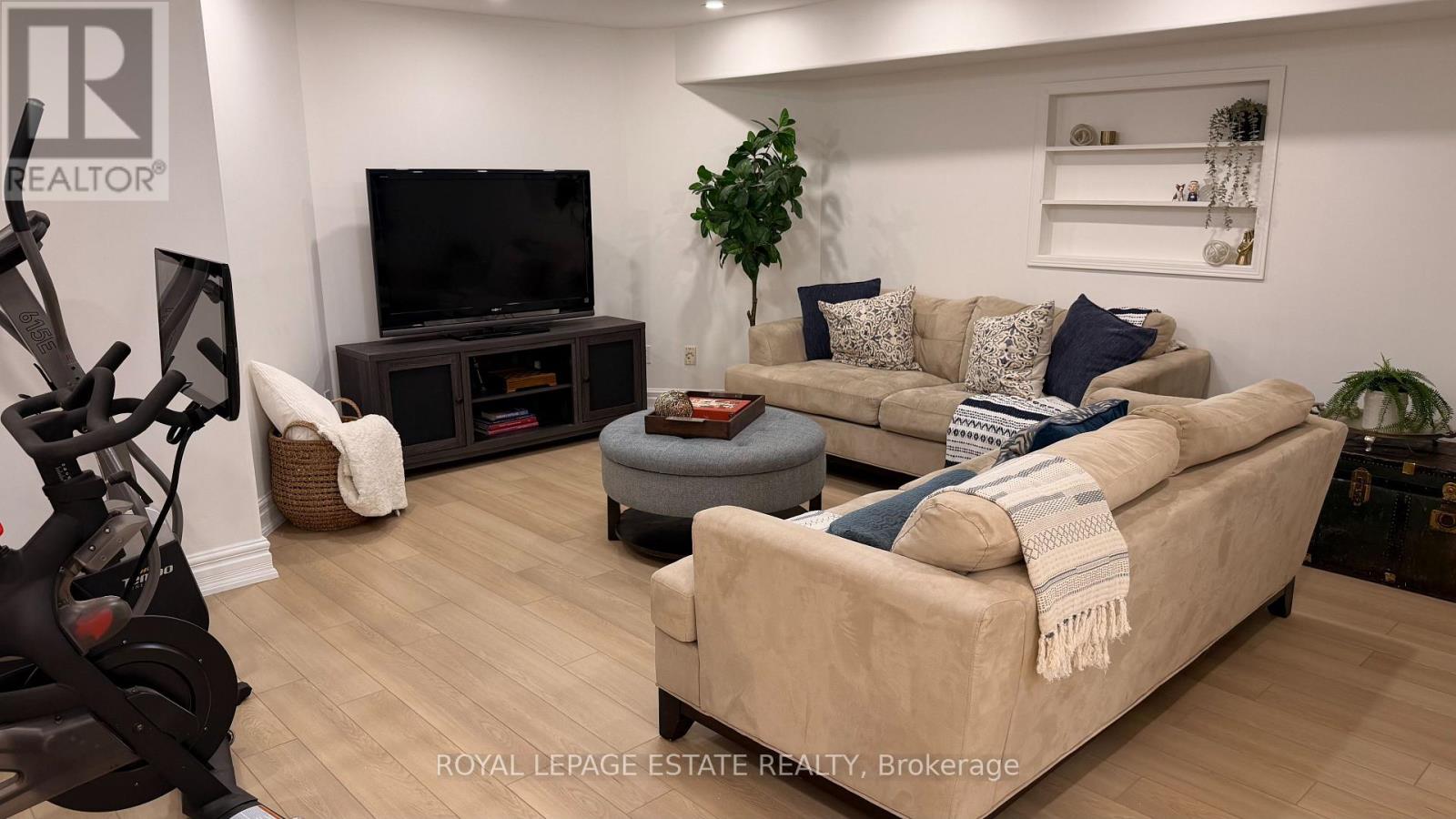 95 BOARDWALK DRIVE - 31