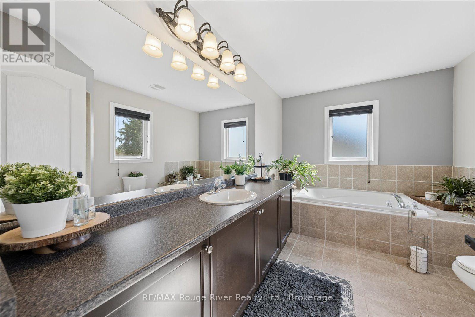 27 BAGNELL CRESCENT - 22