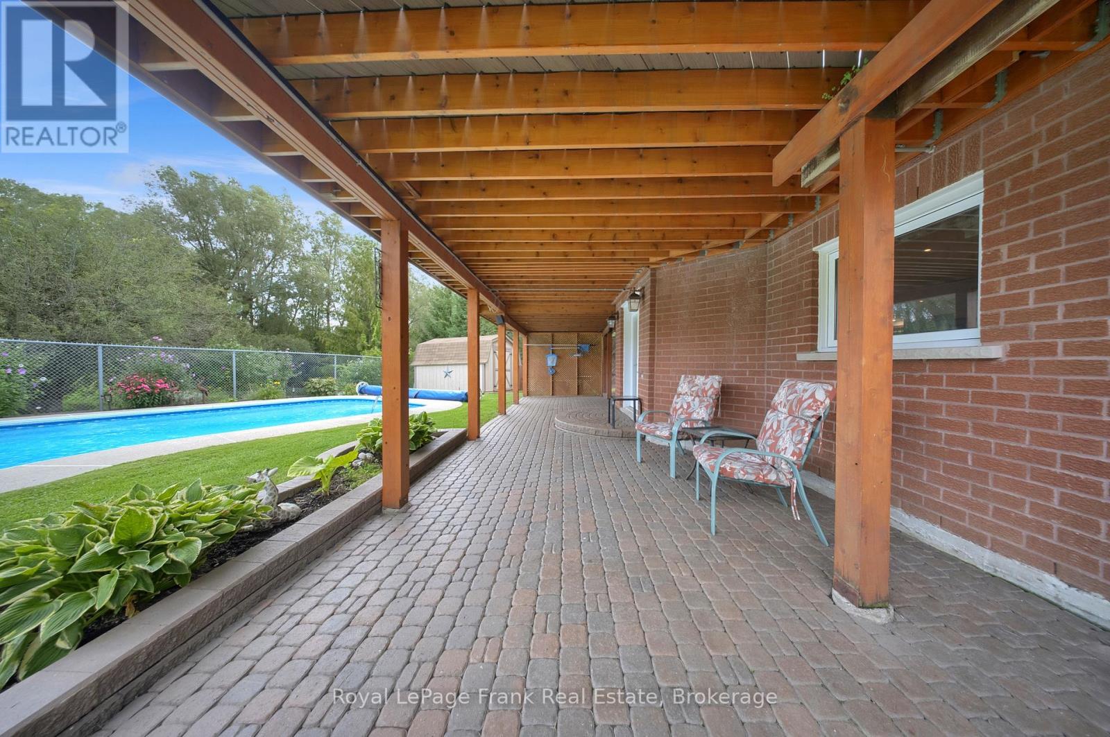 37 LIVING COURT - Image 48