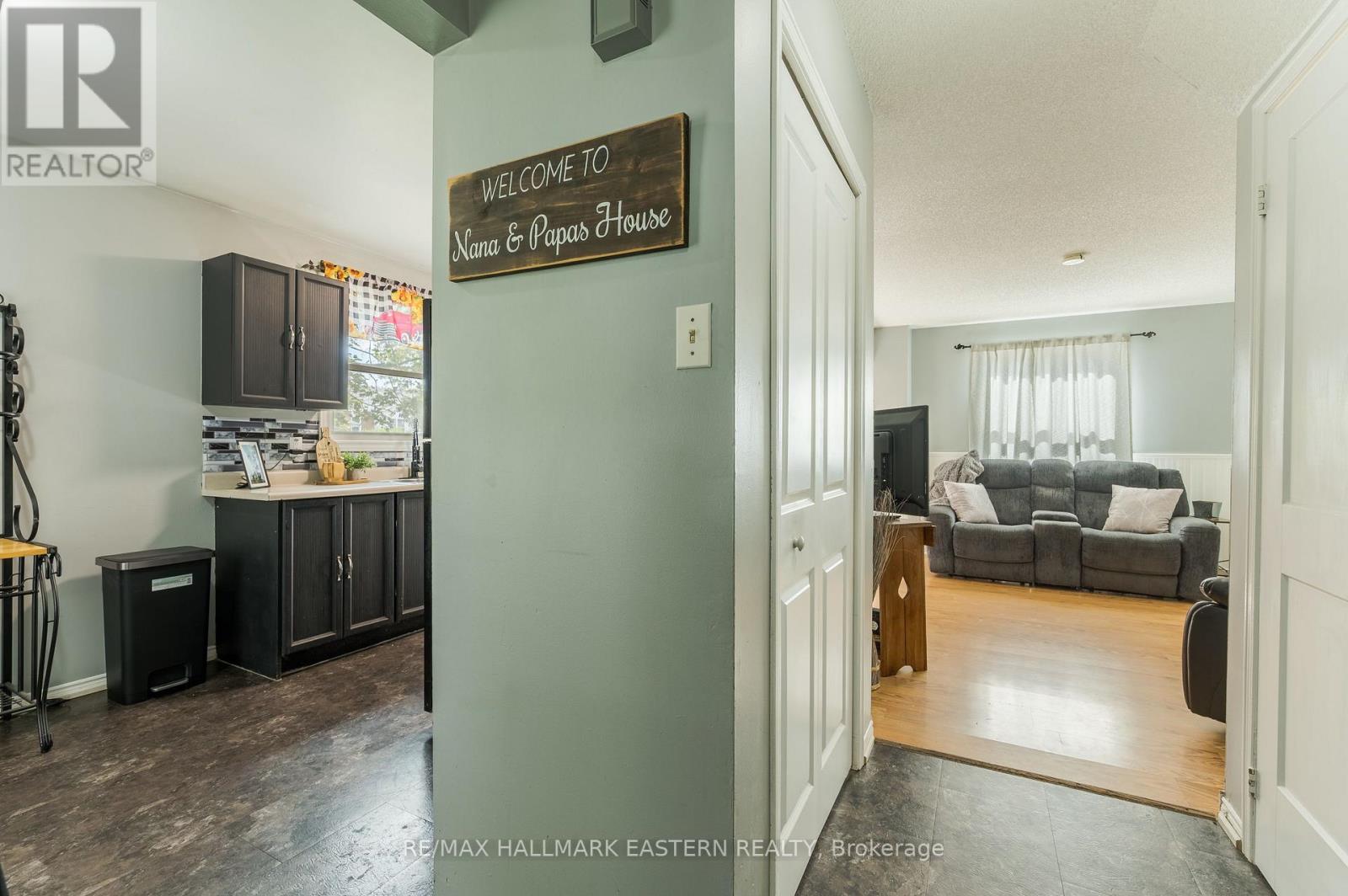 1222 HUNTINGTON CIRCLE - 17
