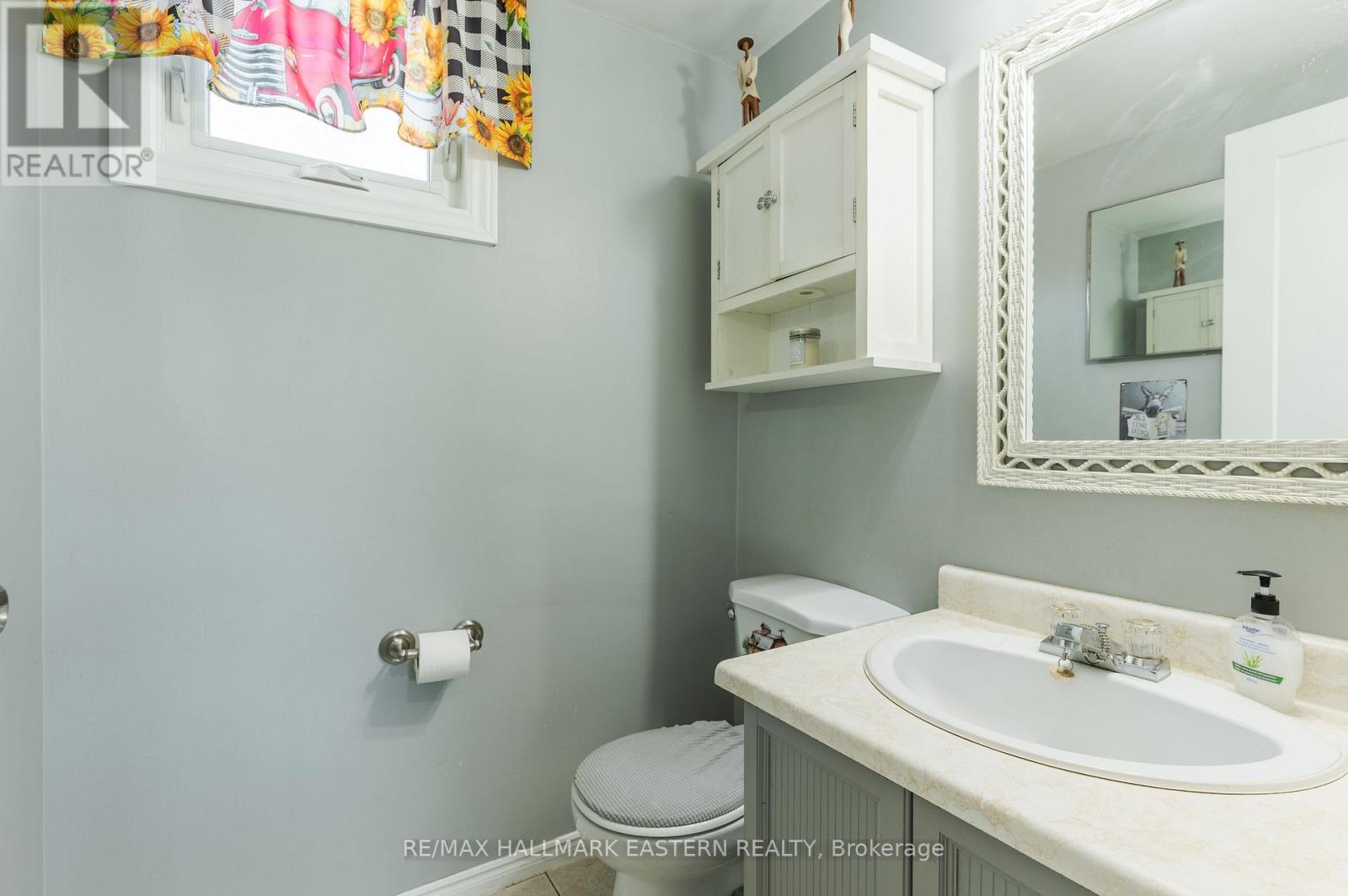 1222 HUNTINGTON CIRCLE - 19