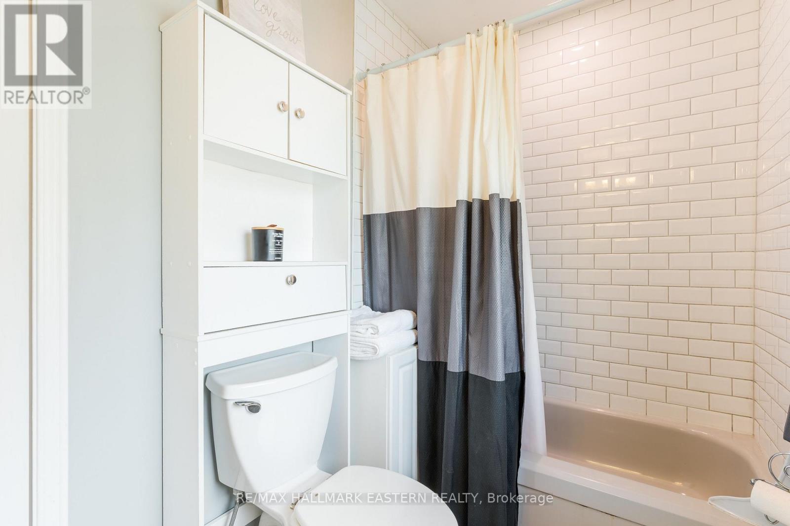 1222 HUNTINGTON CIRCLE - Image 29