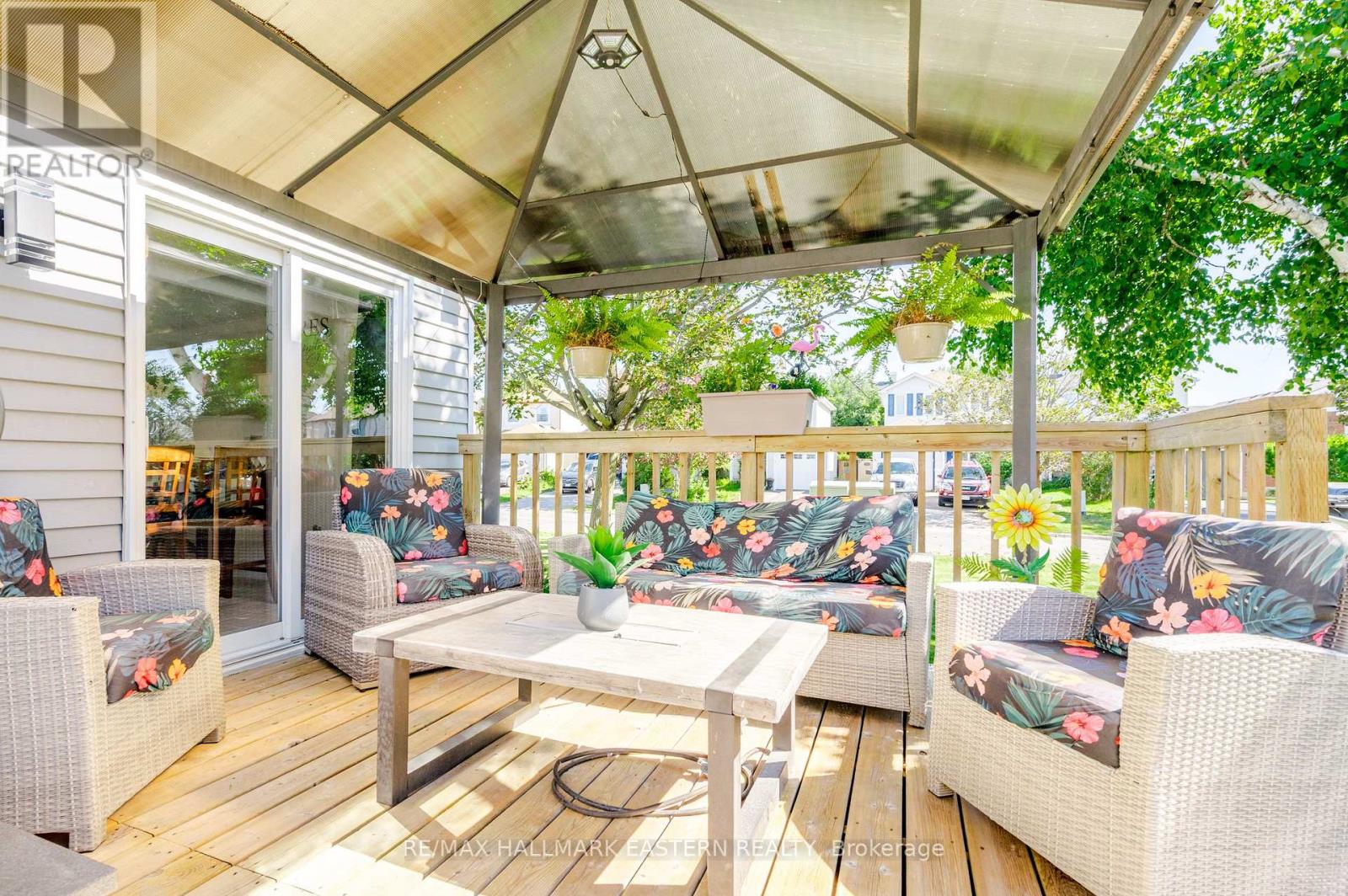 1222 HUNTINGTON CIRCLE - 38
