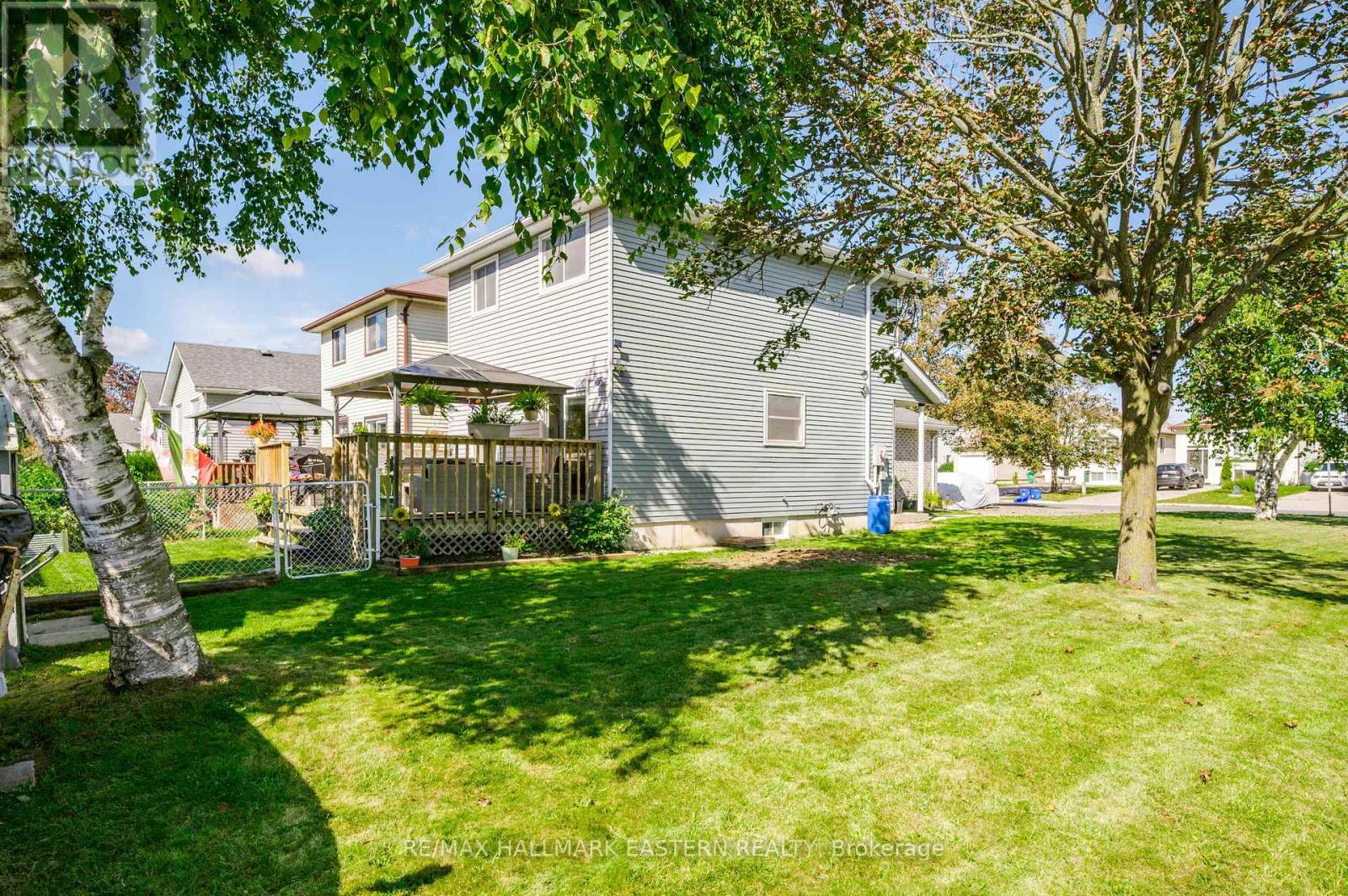 1222 HUNTINGTON CIRCLE - 43
