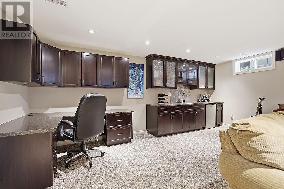 70 MAXINE COURT - 38