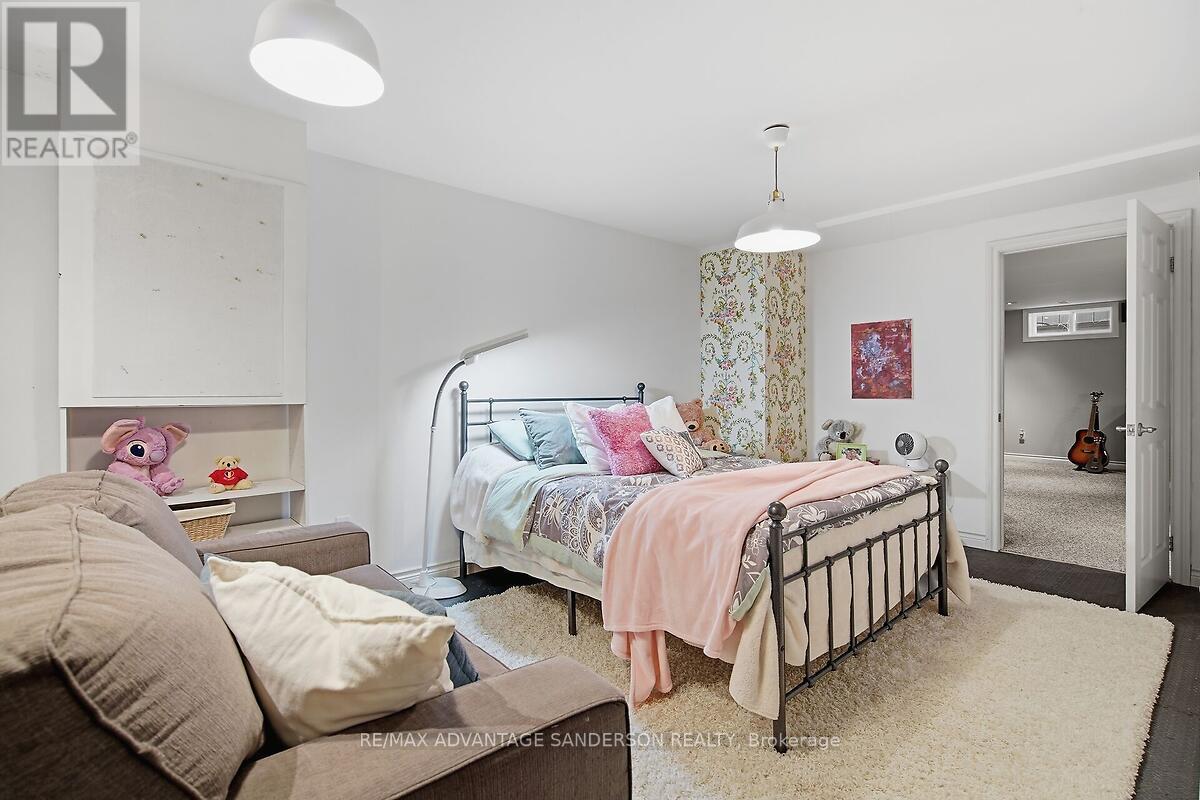 70 MAXINE COURT - 44