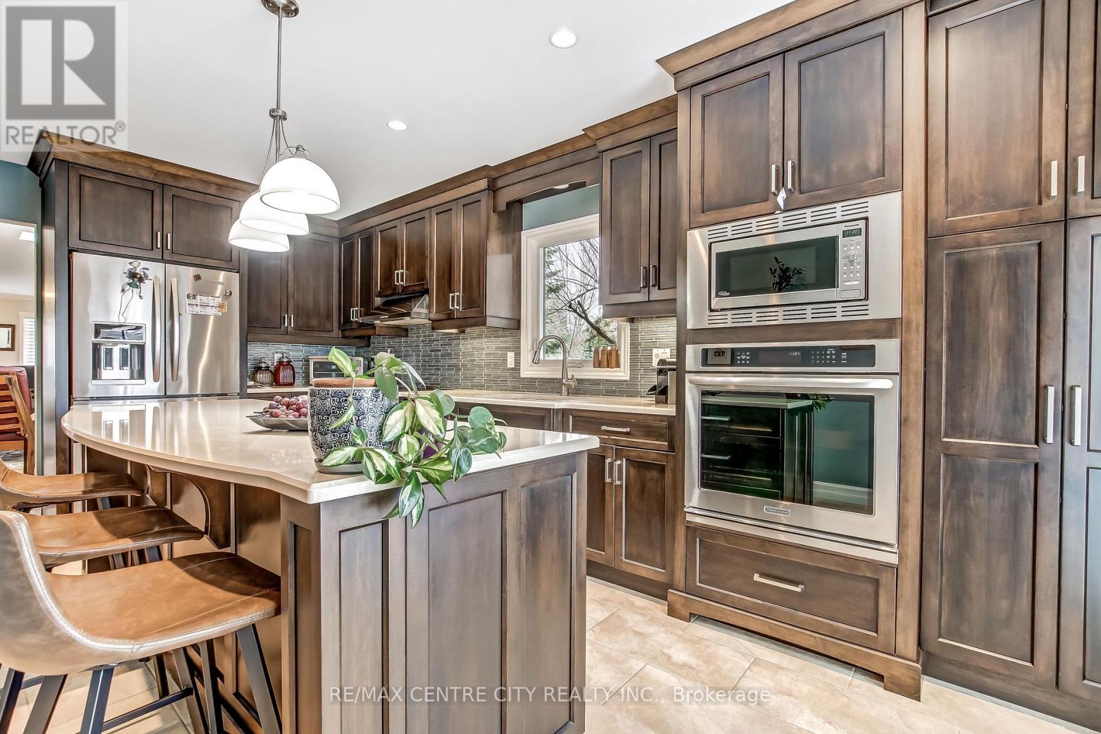 #39 145 NORTH CENTRE ROAD - Image 12