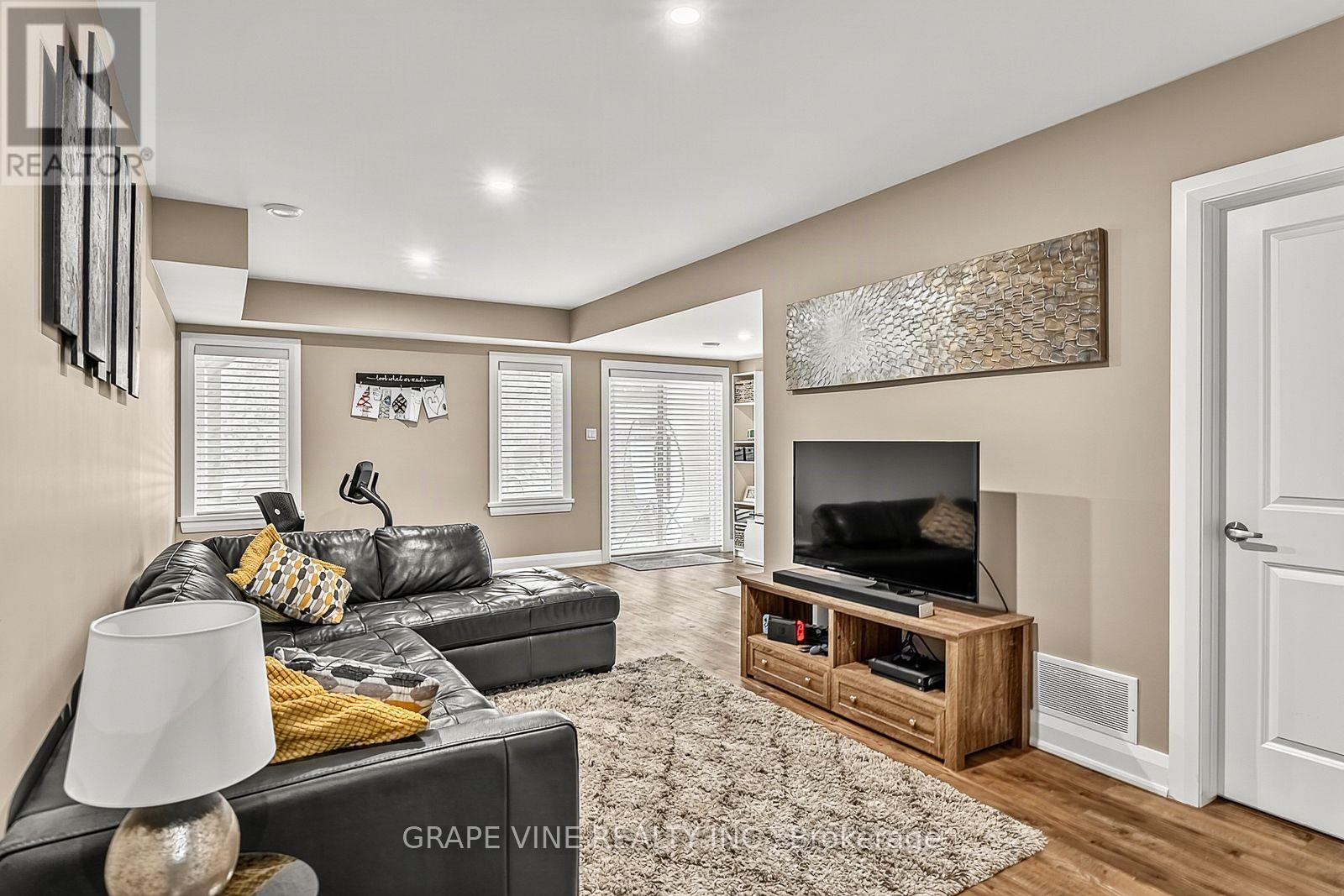 3 Bed, 3 Bath House for Sale in Ottawa – 96 PORTER STREET, Ottawa – MLS# X13771044 - Image 33
