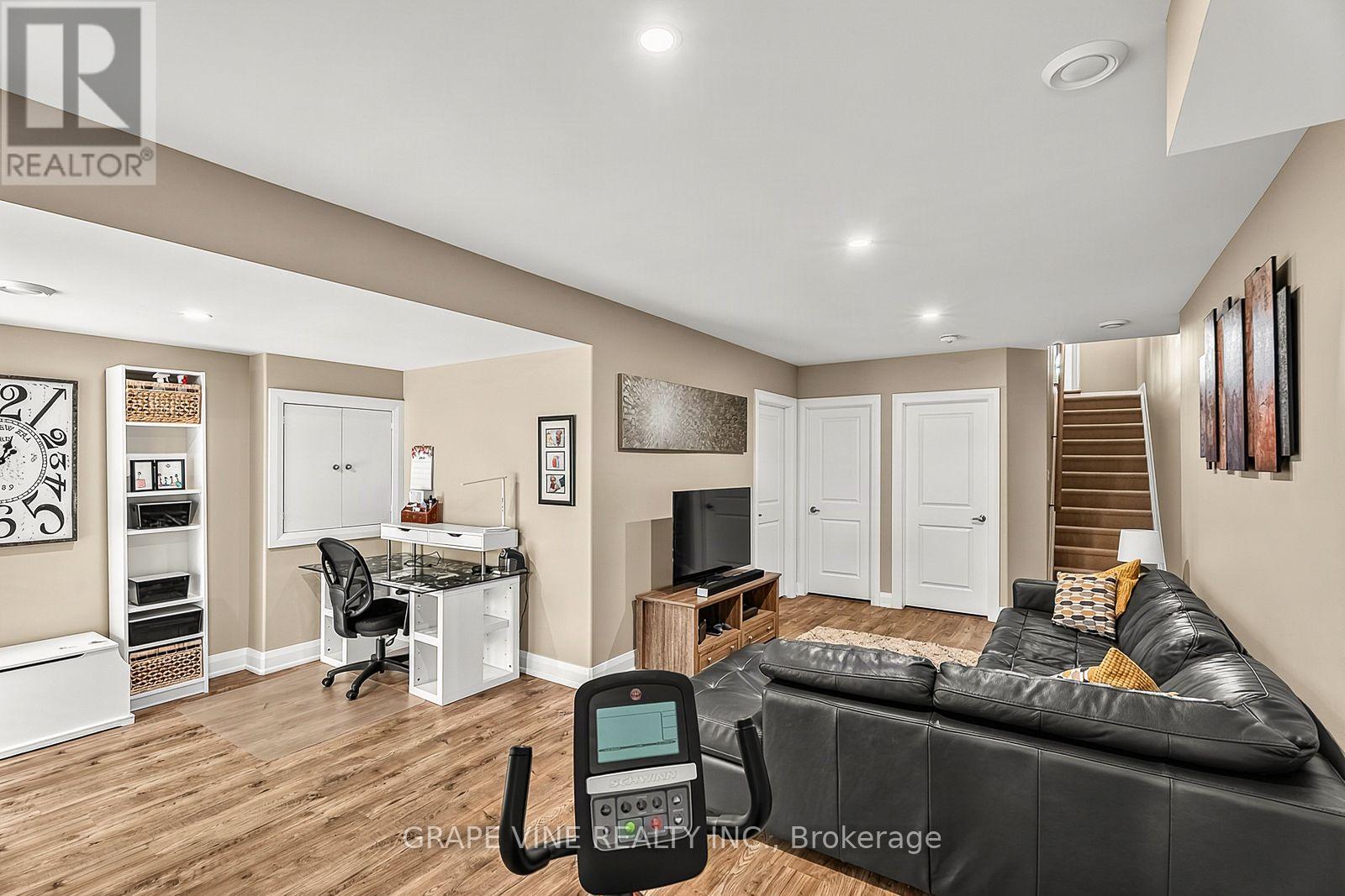 3 Bed, 3 Bath House for Sale in Ottawa – 96 PORTER STREET, Ottawa – MLS# X13771044 - Image 36