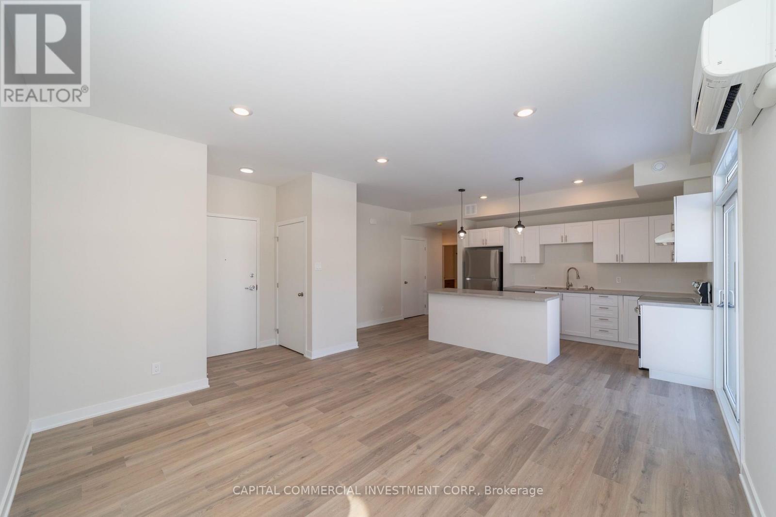 36 Main Street East — photo 13