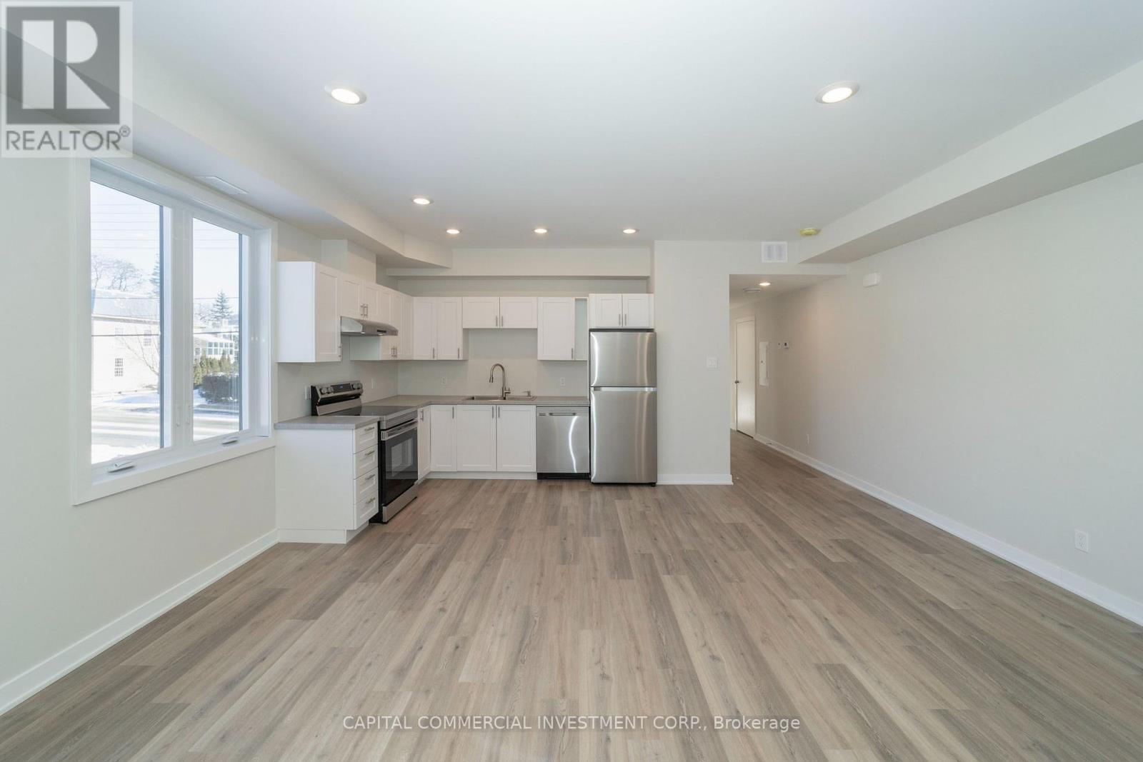 36 Main Street East — photo 14