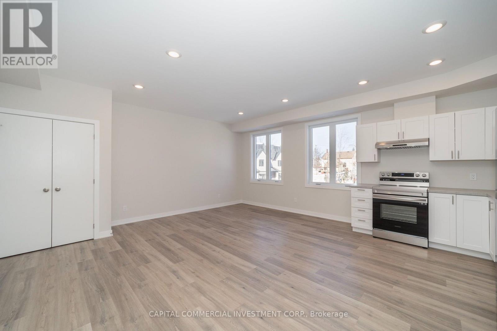36 Main Street East — photo 15
