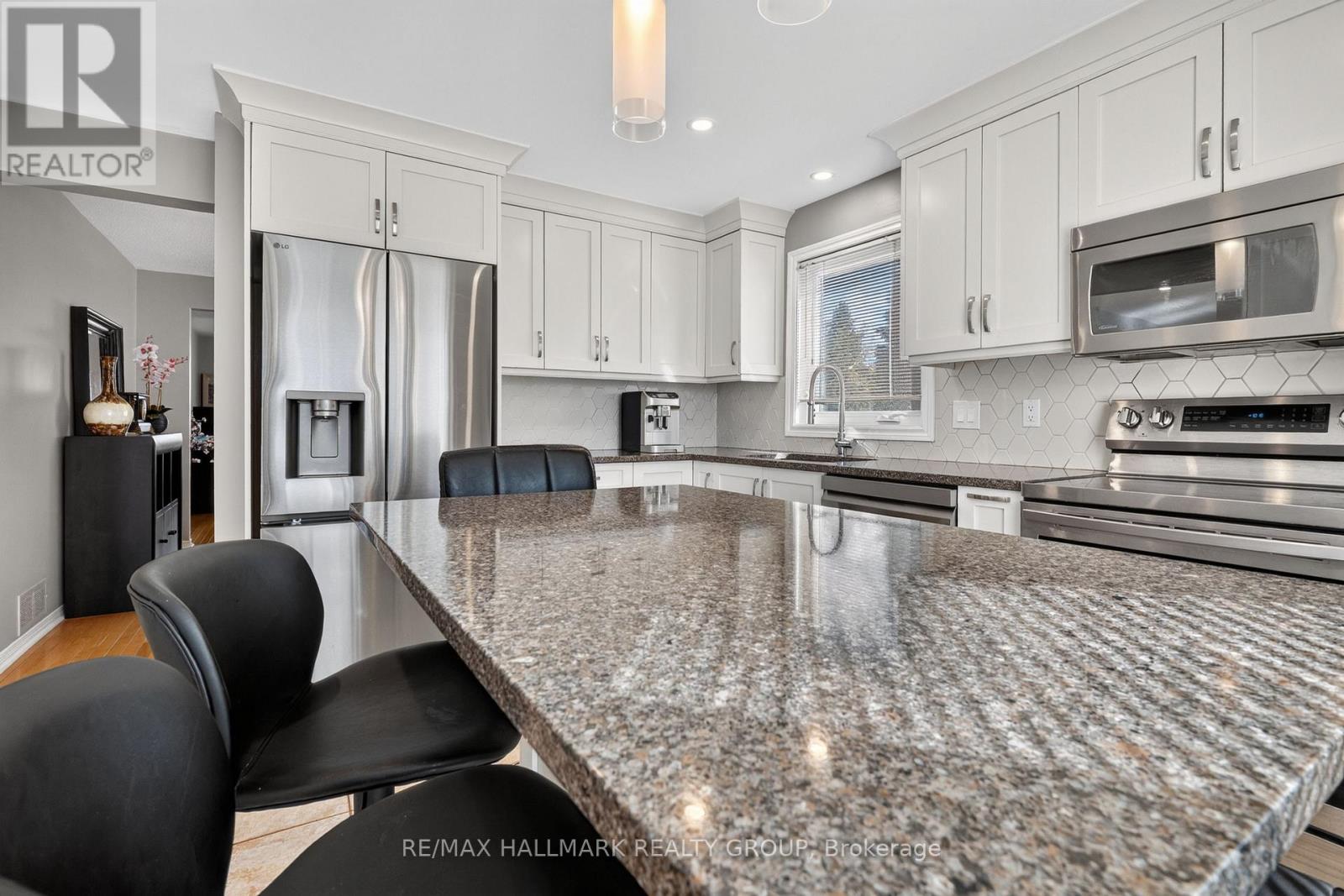 518 DES CONIFERS CRESCENT - Image 13