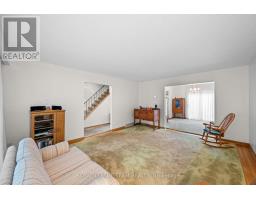 Foyer - 7 Centrepark Drive, Ottawa, ON K1B3C2 Photo 6