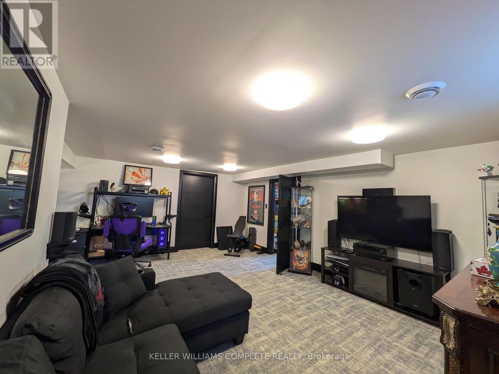 487 SCHOLFIELD AVENUE N - 14