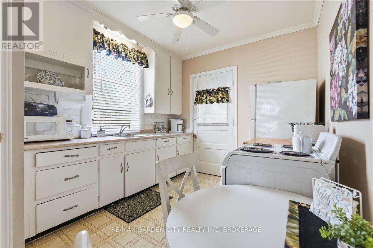 70 LOWELL AVENUE - 10