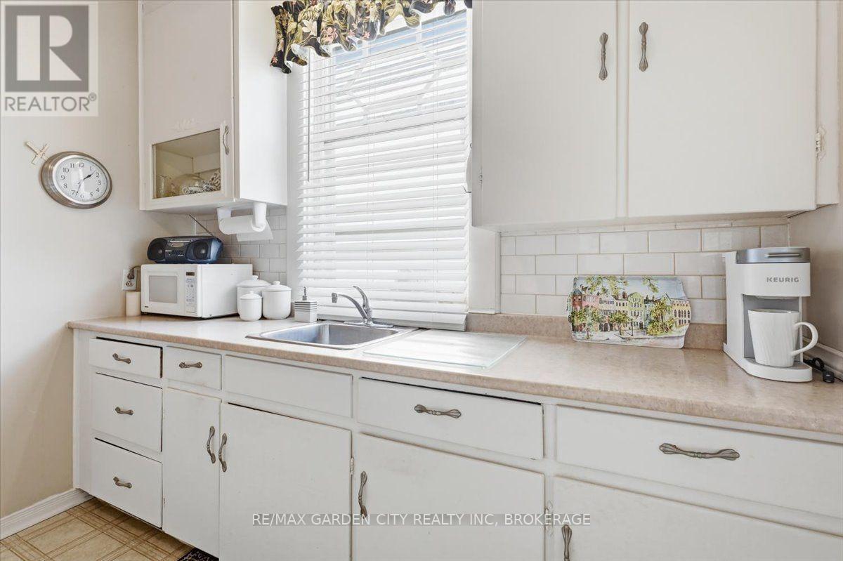 70 LOWELL AVENUE - 12