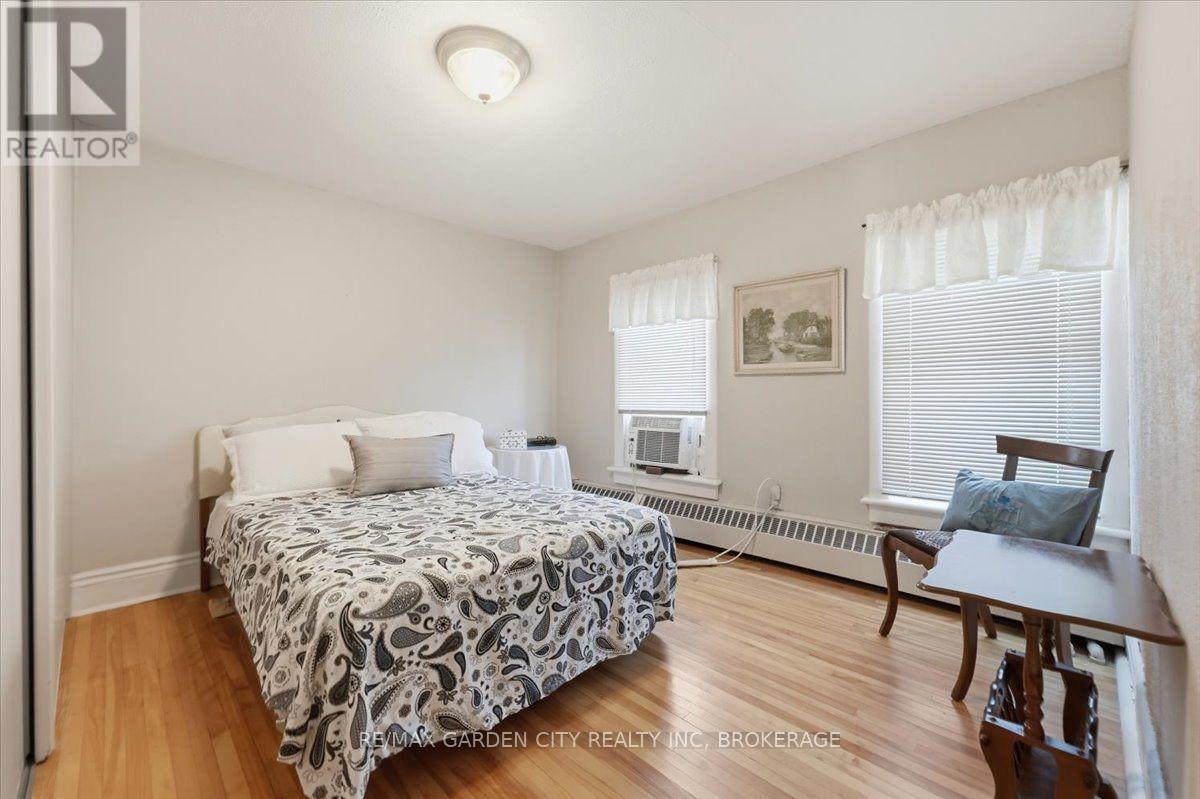 70 LOWELL AVENUE - 15