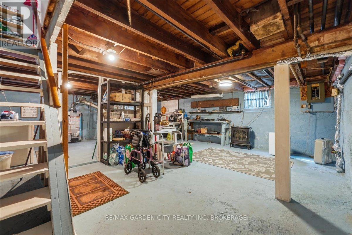 70 LOWELL AVENUE - 21