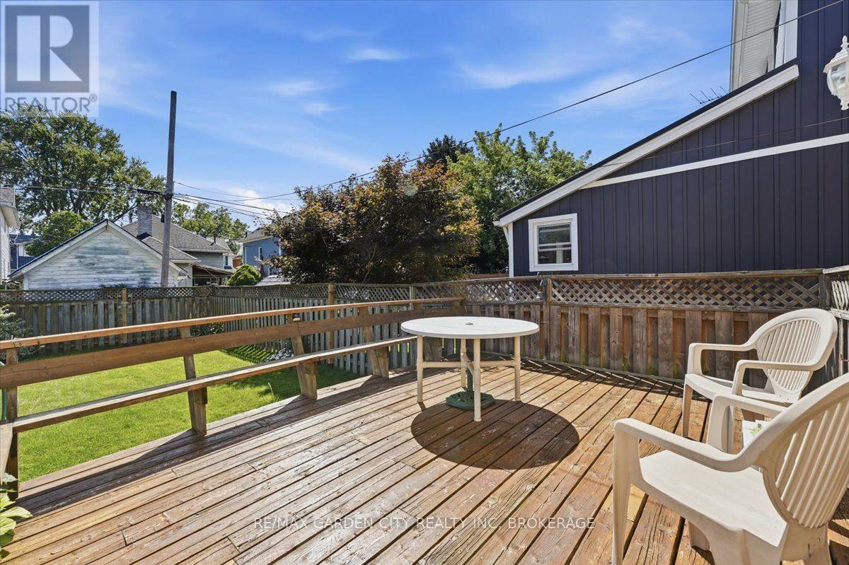70 LOWELL AVENUE - Image 25