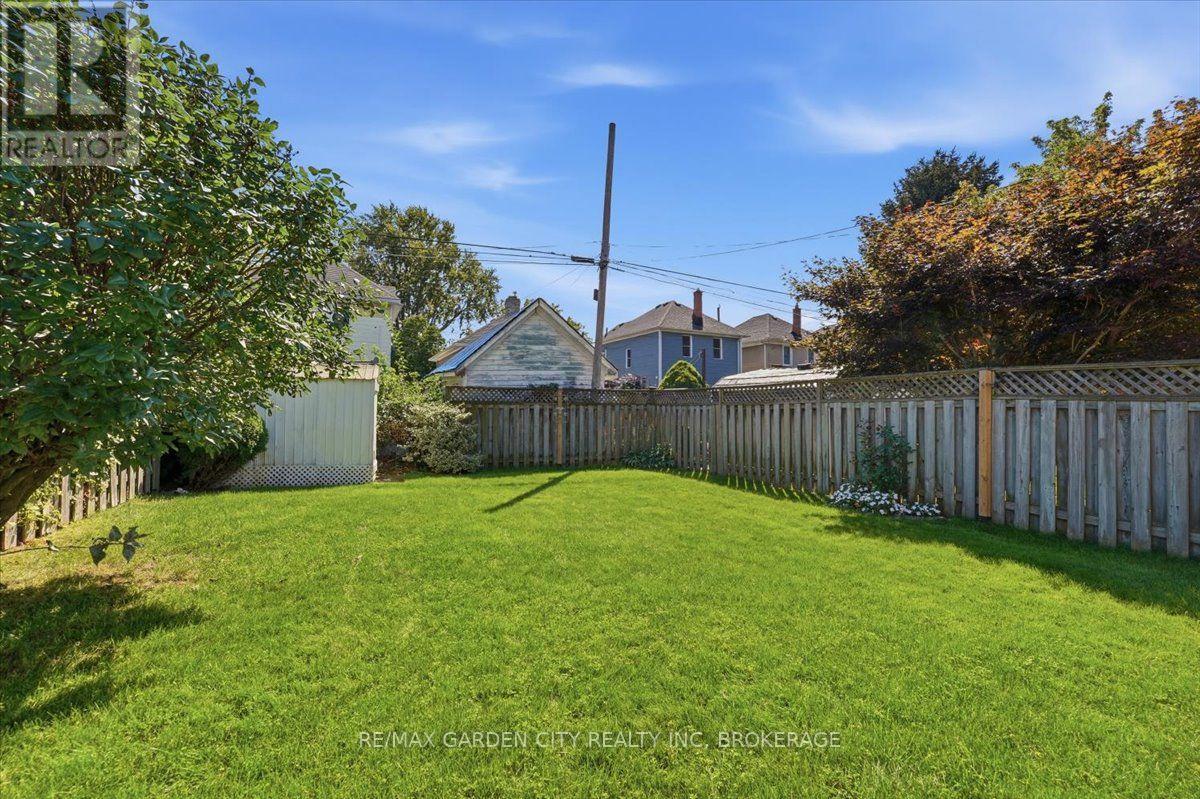 70 LOWELL AVENUE - Image 29