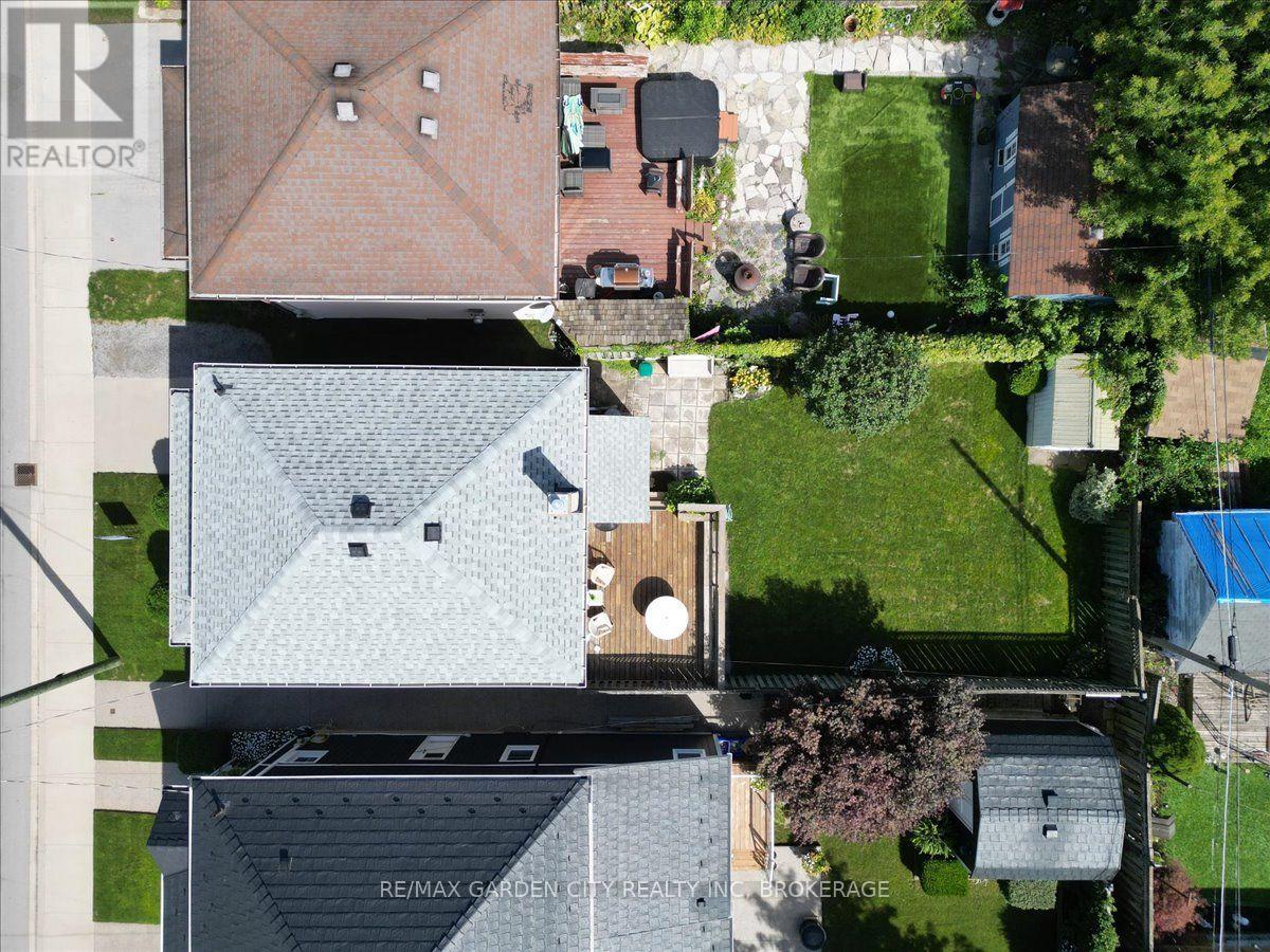 70 LOWELL AVENUE - Image 34